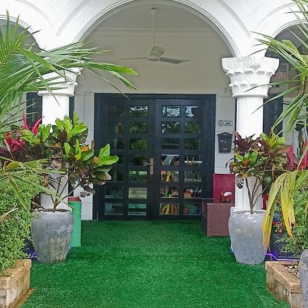 Hawaii Lounge Hotel Sihanoukville Exterior photo