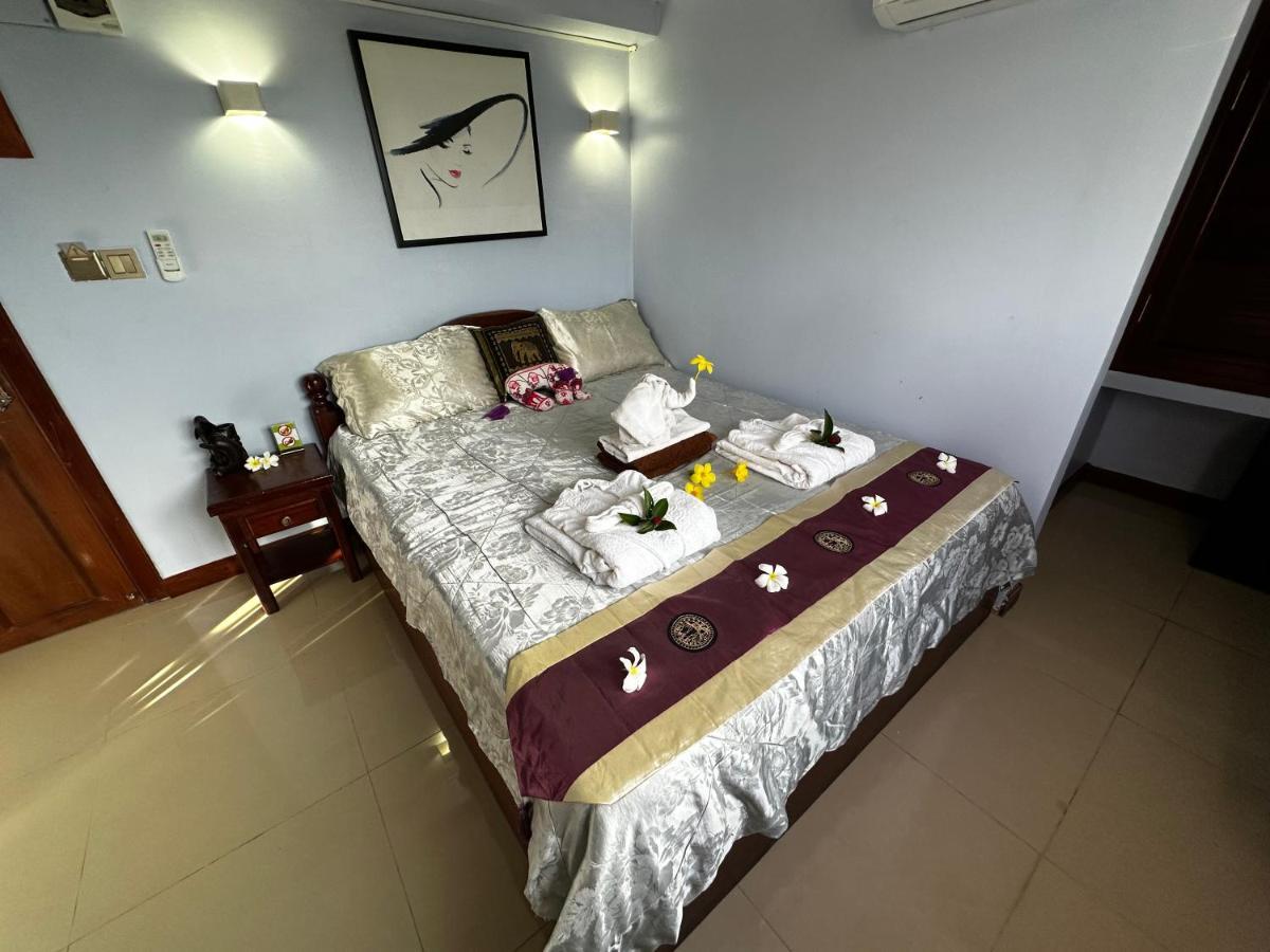 Hawaii Lounge Hotel Sihanoukville Exterior photo